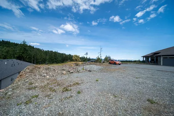 104 Bray Rd, Nanaimo, BC V9T 0C2