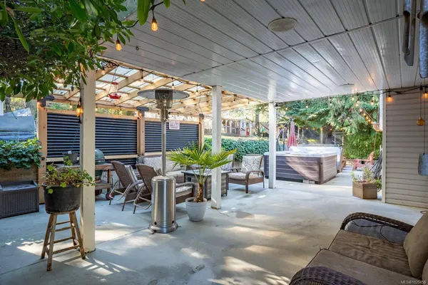 7465 Fernmar Rd, Lantzville, BC V0R 2H0