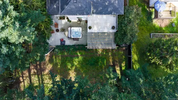 7465 Fernmar Rd, Lantzville, BC V0R 2H0