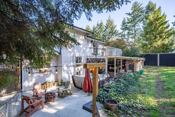 7465 Fernmar Rd, Lantzville, BC V0R 2H0