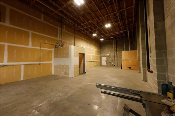 2535 McCullough Rd #6, Nanaimo, BC V9S 4M9