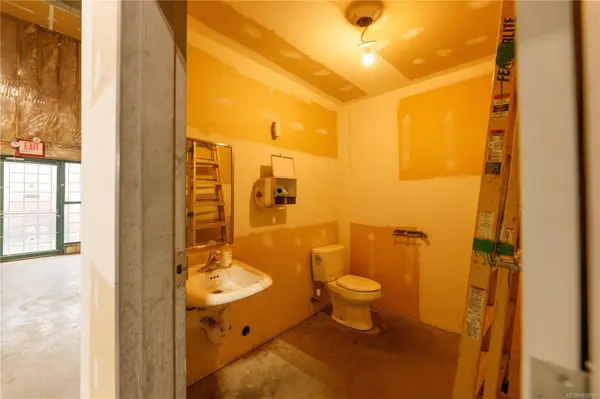 2535 McCullough Rd #6, Nanaimo, BC V9S 4M9