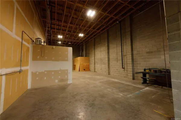 2535 McCullough Rd #6, Nanaimo, BC V9S 4M9