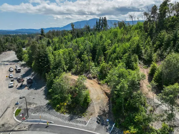 4985 Broad Ridge Pl, Lantzville, BC V0R 2H0