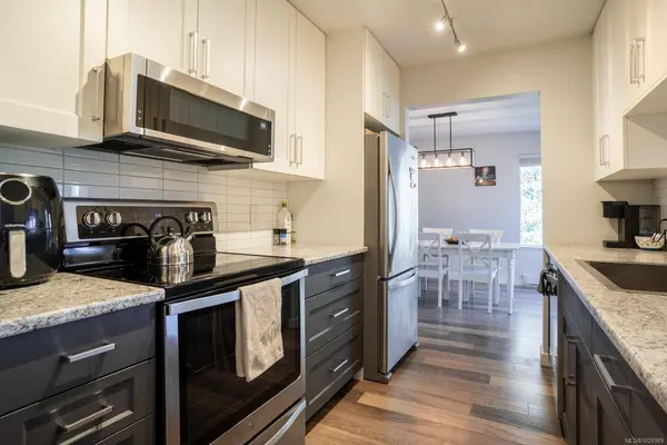 4700 Uplands Dr #406, Nanaimo, BC V9T 5V1