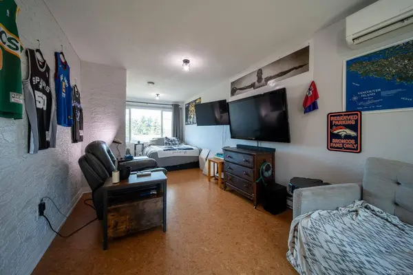 565 Nova St, Nanaimo, BC V9R 1C6