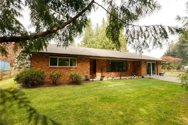 2042 Cedar Rd, Nanaimo, BC V9X 1J4