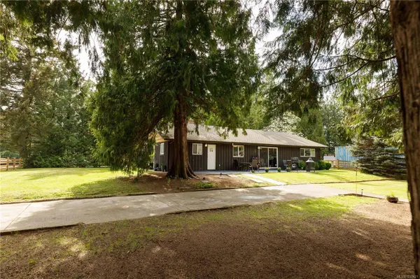 2042 Cedar Rd, Nanaimo, BC V9X 1J4