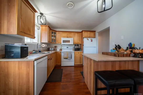 565 Nova St, Nanaimo, BC V9R 1C6