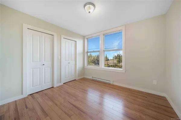 5281 Rutherford Rd ##102, Nanaimo, BC V9T 5N9
