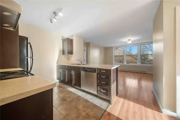 5281 Rutherford Rd ##102, Nanaimo, BC V9T 5N9