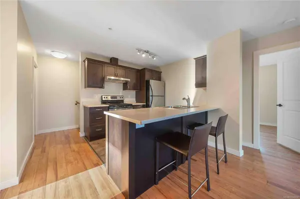 5281 Rutherford Rd ##102, Nanaimo, BC V9T 5N9