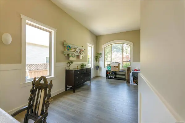 6651 Jenkins Rd, Nanaimo, BC V9T 6J3
