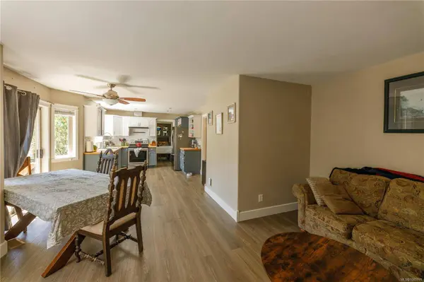 6651 Jenkins Rd, Nanaimo, BC V9T 6J3