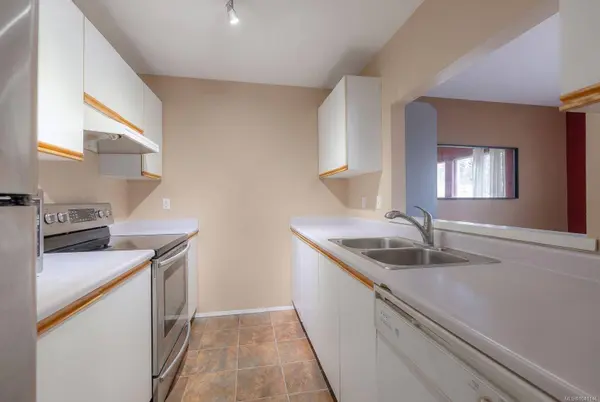 1912 Bowen Rd ##307, Nanaimo, BC V9S 5S6
