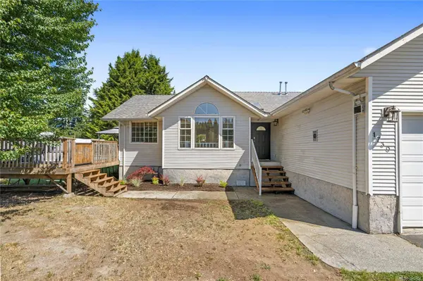 1730 Jingle Pot Rd, Nanaimo, BC V9R 6H1