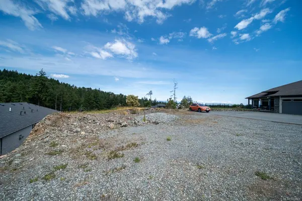 104 Bray Rd, Nanaimo, BC V9T 0C2