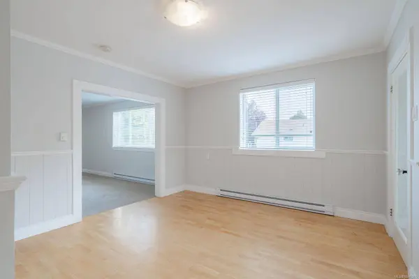 121 Harewood Rd, Nanaimo, BC V9R 2Y7