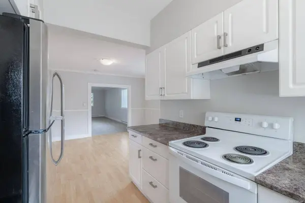 121 Harewood Rd, Nanaimo, BC V9R 2Y7