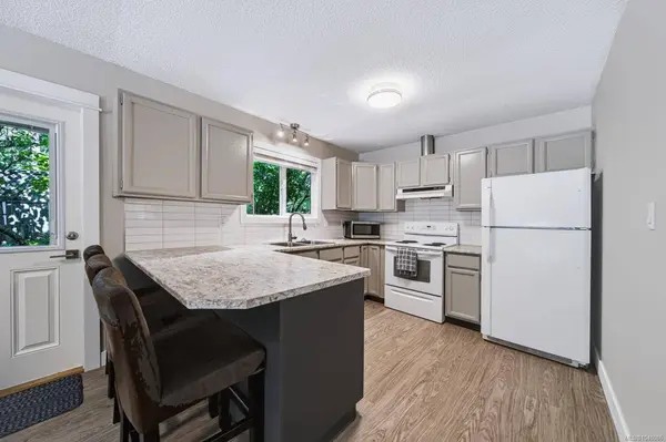 3161 Singleton Rd, Nanaimo, BC V9T 2X4