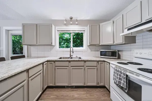 3161 Singleton Rd, Nanaimo, BC V9T 2X4