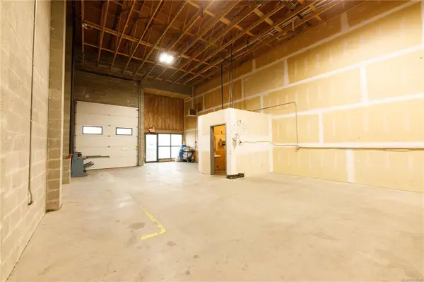 2535 McCullough Rd ##6, Nanaimo, BC V9S 4M9