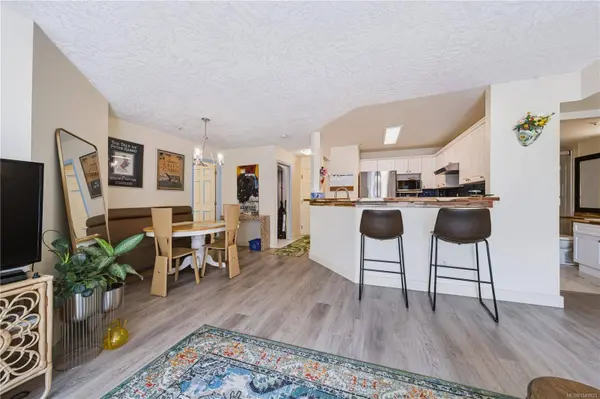 4965 Vista View Cres ##212, Nanaimo, BC V9V 1S1