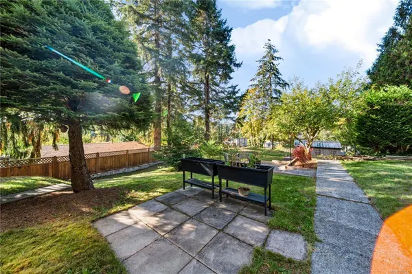 1927 Richardson Rd, Nanaimo, BC V9X 1C2