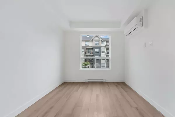 2493 Montrose Ave #318, Abbotsford, BC V2S 0L4