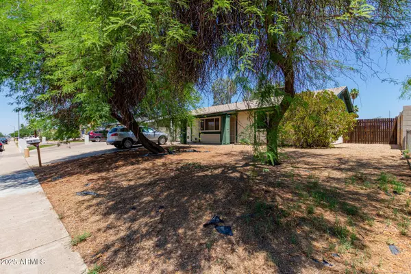 3226 W GROVERS Avenue, Phoenix, AZ 85053