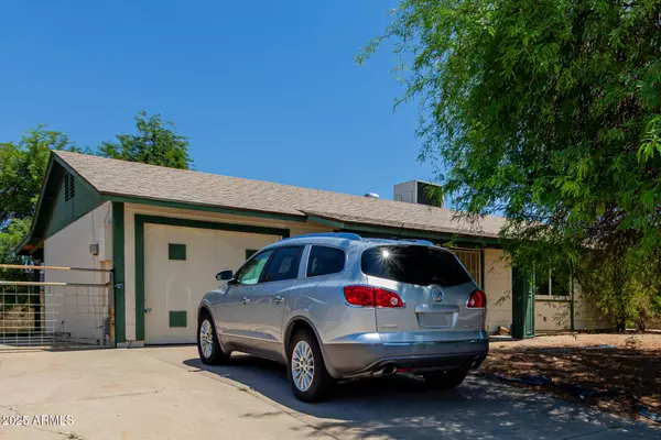 3226 W GROVERS Avenue, Phoenix, AZ 85053