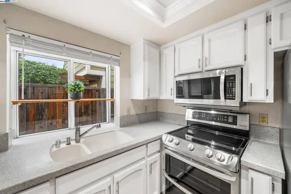 2864 El Capitan Dr, Pleasanton, CA 94566