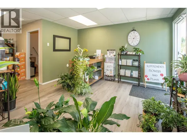 98 OLD N THOMPSON Highway, Clearwater, BC V0E1N2