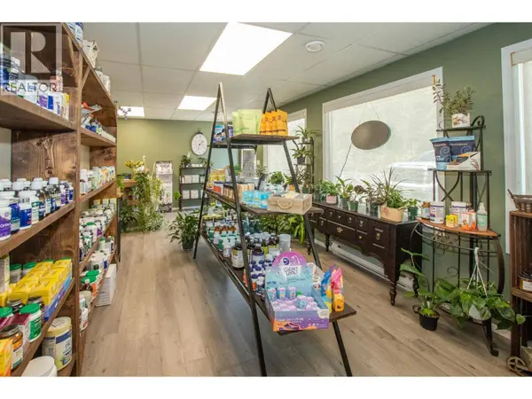 98 OLD N THOMPSON Highway, Clearwater, BC V0E1N2