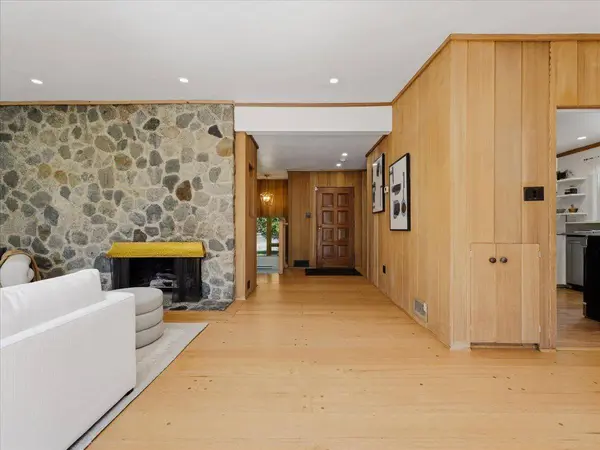 1650 Mathers AVE, West Vancouver, BC V7V 2G7