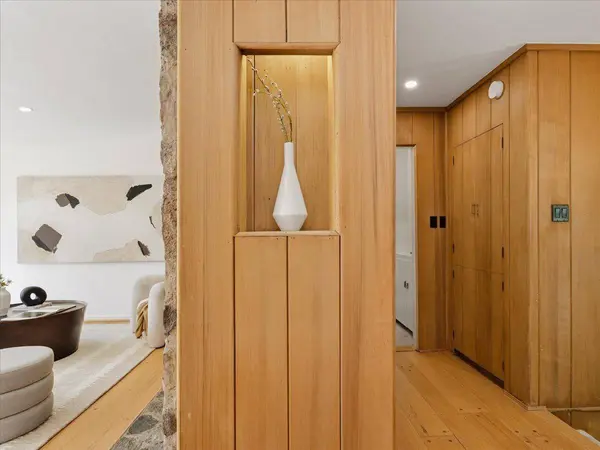 1650 Mathers AVE, West Vancouver, BC V7V 2G7