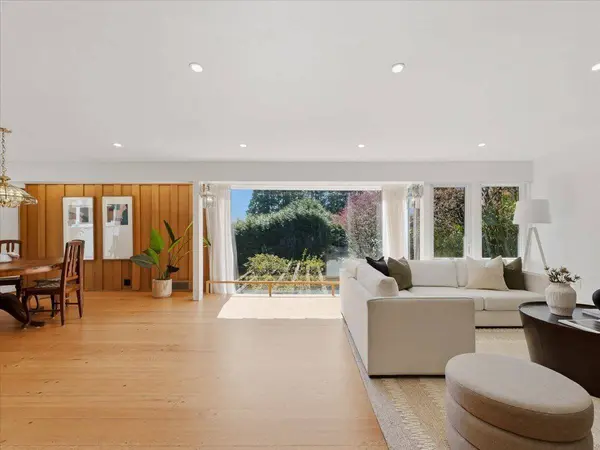 1650 Mathers AVE, West Vancouver, BC V7V 2G7