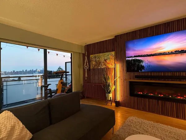 441 E 3rd ST #303, North Vancouver, BC V7L 1G3