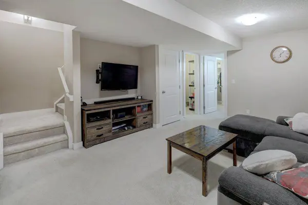 963 Nolan Hill BLVD NW, Calgary, AB T3R 0W1