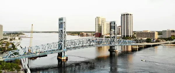 feature image of Best Time to Buy or Sell a Home in Jacksonville FL: A Seasonal Guide