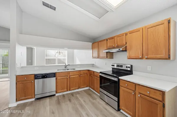 8428 COUNTRY BEND CIR E, Jacksonville, FL 32244