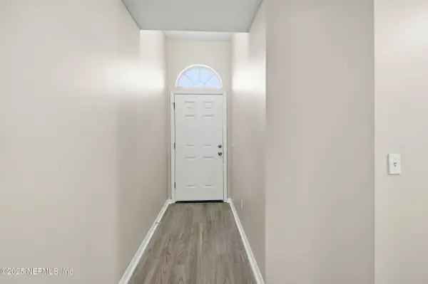 8428 COUNTRY BEND CIR E, Jacksonville, FL 32244