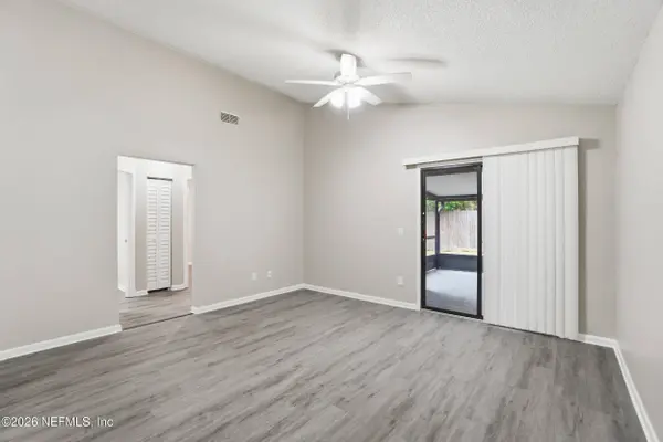 8761 PINEVALLEY LN, Jacksonville, FL 32244