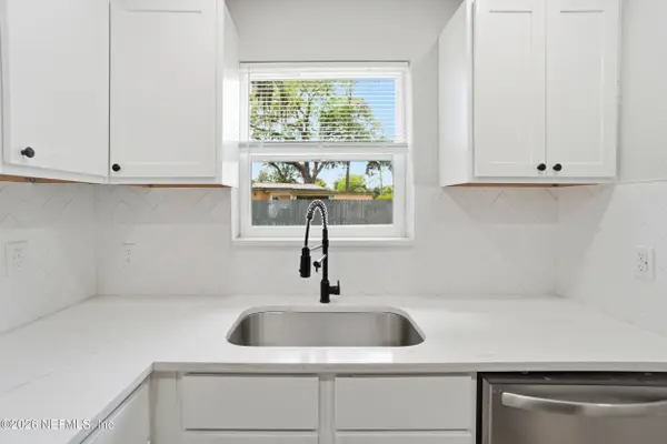 6144 FORDHAM CIR W, Jacksonville, FL 32217