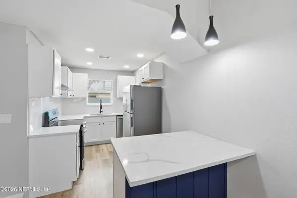 6144 FORDHAM CIR W, Jacksonville, FL 32217