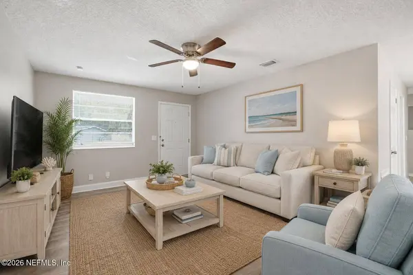 5203 CHIVALRY DR, Jacksonville, FL 32208