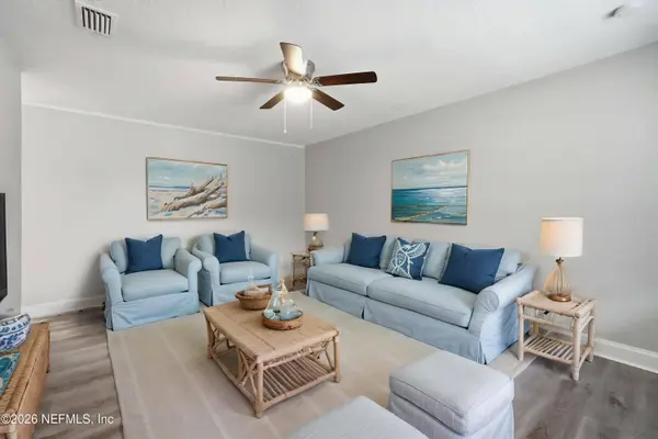 5203 CHIVALRY DR, Jacksonville, FL 32208