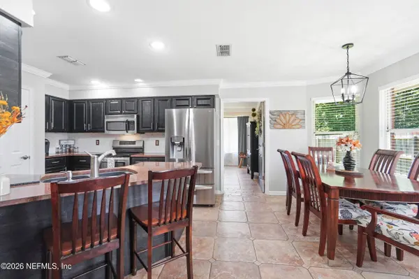 7388 SECRET WOODS DR, Jacksonville, FL 32216