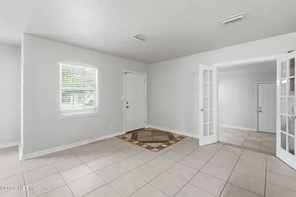 5886 OAKLANE DR, Jacksonville, FL 32244