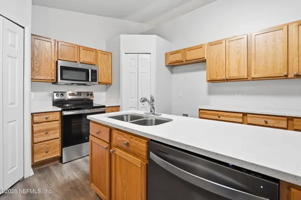 3227 SHADOW CREEK RD, Jacksonville, FL 32226